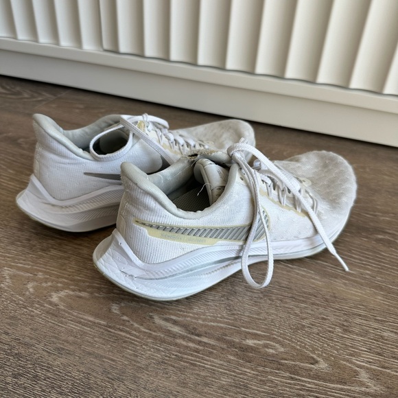 Nike Zoom React White & Silver Running Shoes - Picture 2 of 7